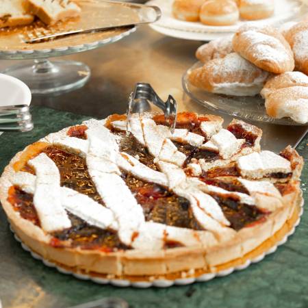 Crostata fatta in casa servita a colazione all’Hotel Caravel Misano Adriatico