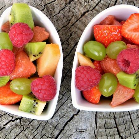 Frutta fresca e colorata servita a colazione all’Hotel Caravel B&B Misano Adriatico